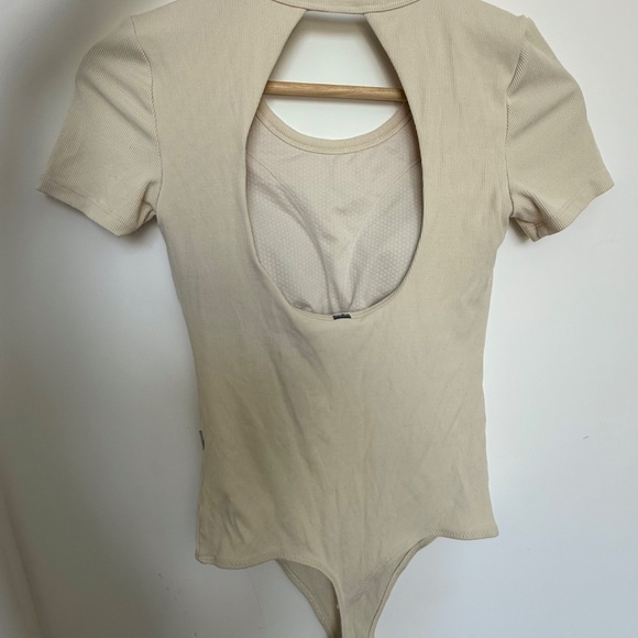 Vuori Pose Open Back Body Suit- Milkweed Size XS - Picture 2 of 3
